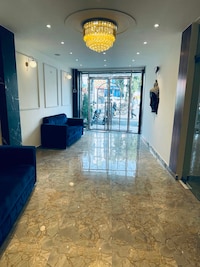 OYO Hotel Dileep Near Sahara Ganj Mall