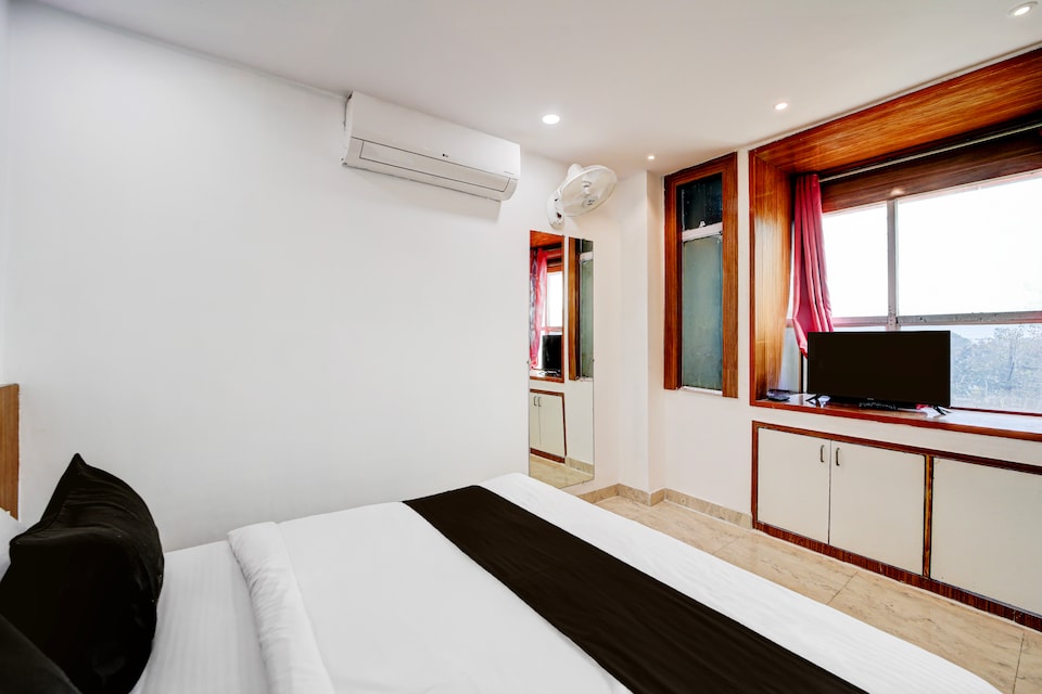 Collection O Rani Kamlapati Railway Station Formerly Silkroute Palace, MP Nagar Bhopal, Bhopal