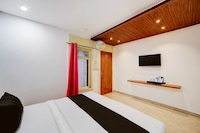 Collection O Rani Kamlapati Railway Station Formerly Silkroute Palace