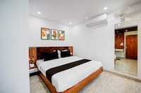 Collection O Rani Kamlapati Railway Station Formerly Silkroute Palace