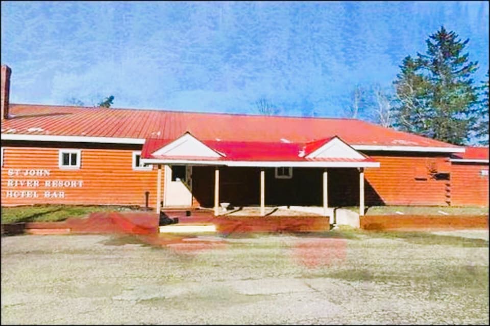 Love Hotels St John River by OYO at Fort Kent ME, St John Plantation, St John Plantation