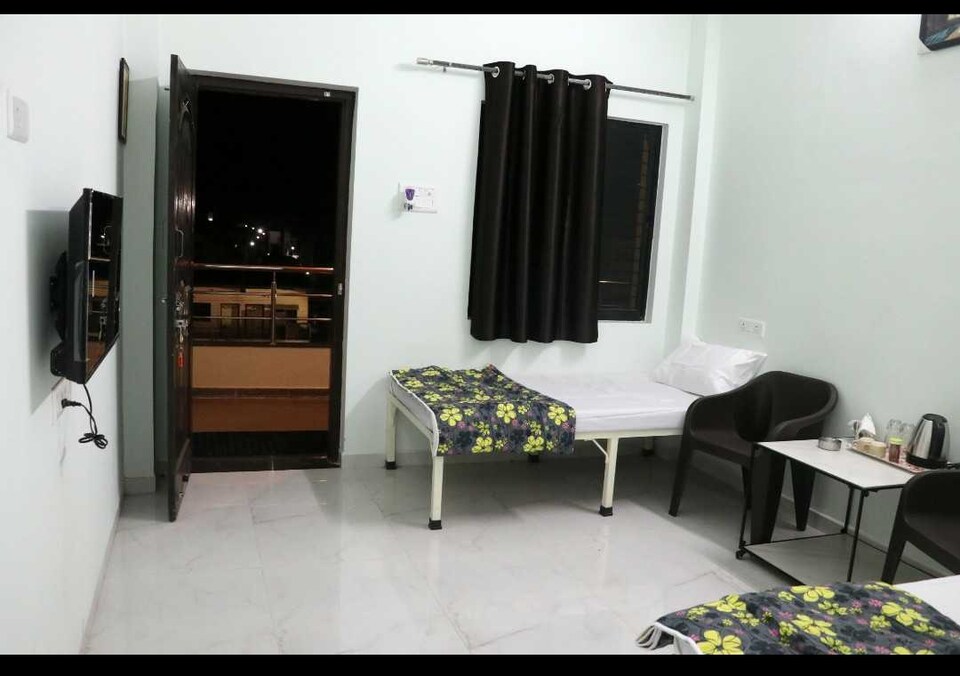 OYO Hotel Teerath Inn, Warud, Warud