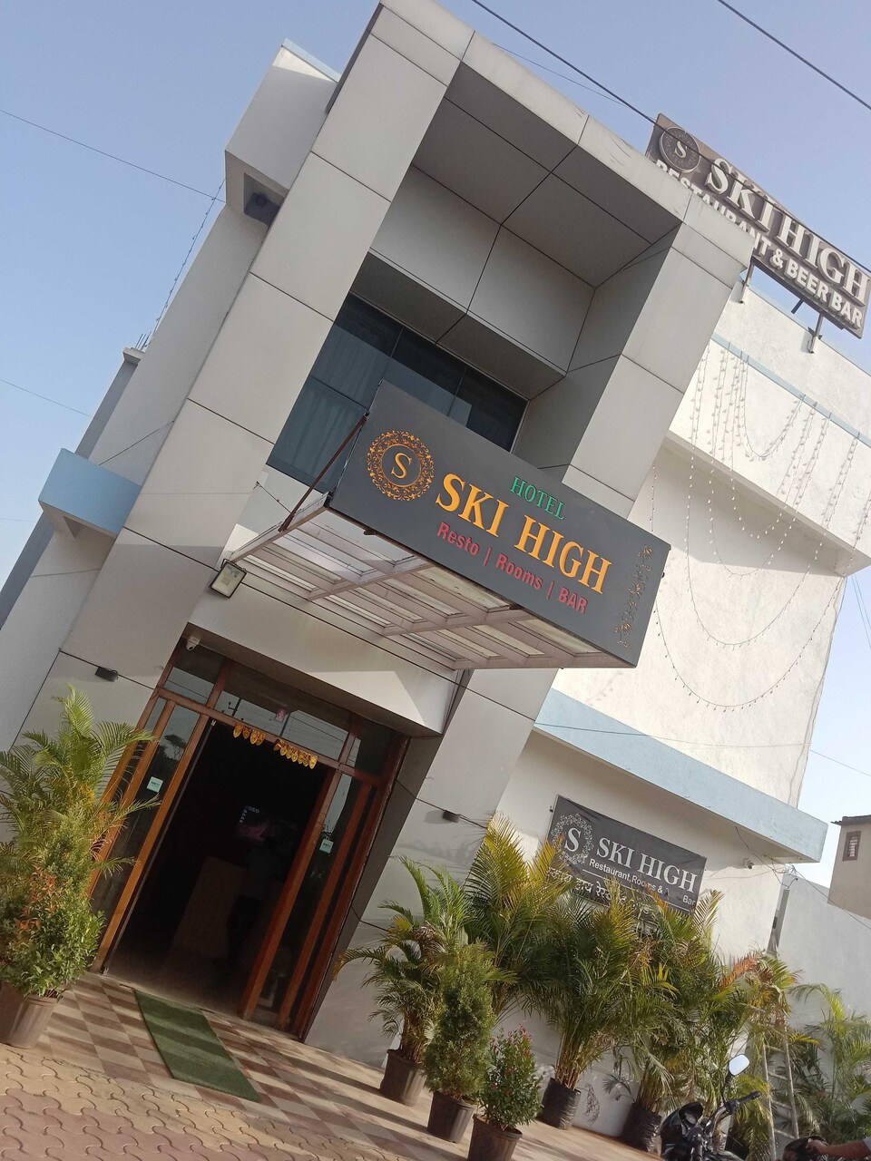 POP 89994 Hotel Ski High, Chakan Pune, Pune