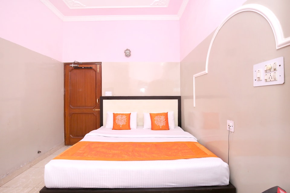 OYO 11417 Hotel Lotus Inn, Zirakpur, जीरकपुर