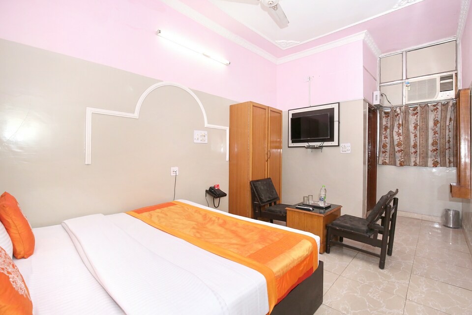 OYO 11417 Hotel Lotus Inn, Zirakpur, जीरकपुर