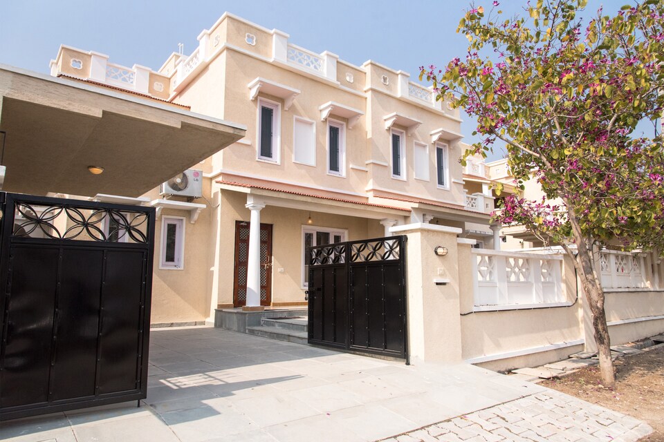OYO Home 11064 Spacious 3BHK, Goverdhan Sagar, Udaipur