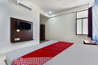 Hotel O Grand Beach