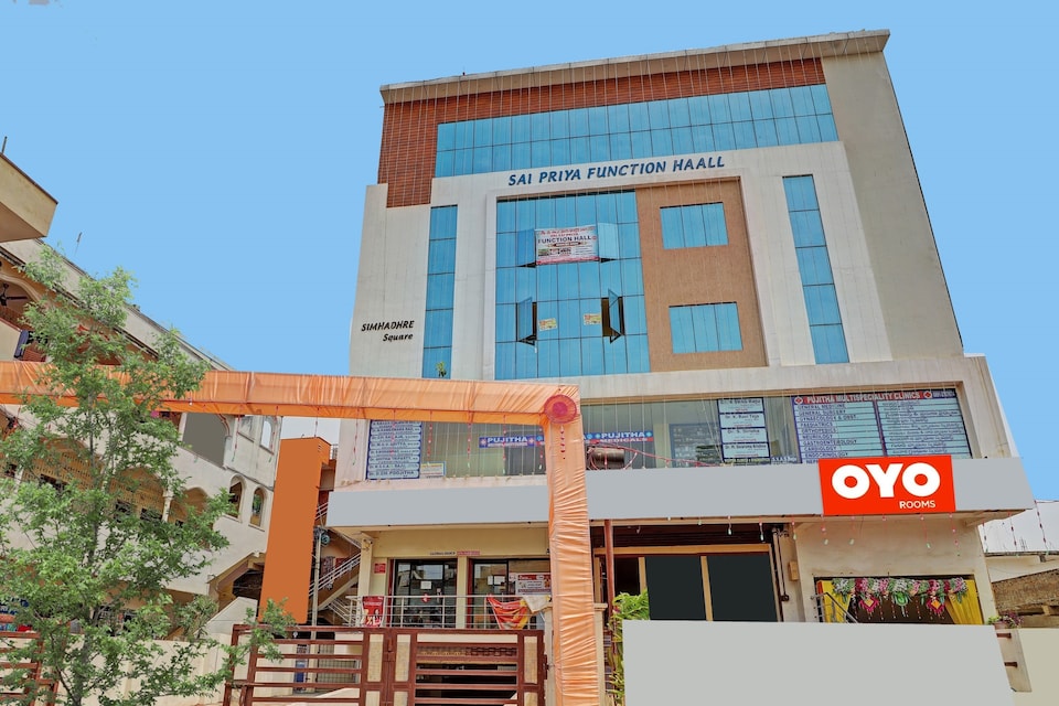 OYO Hotel B Square Delight, Gajuwaka Visakhapatnam, Visakhapatnam