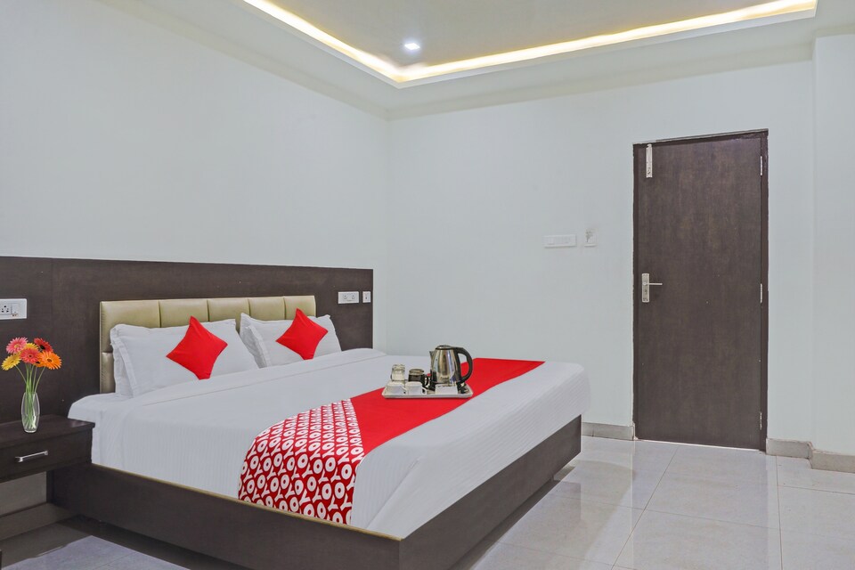 OYO Hotel B Square Delight, Gajuwaka Visakhapatnam, Visakhapatnam
