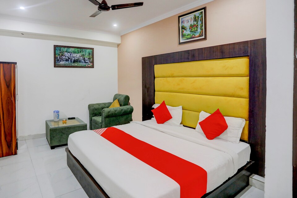 OYO The Castle Inn, Greater Noida, Noida