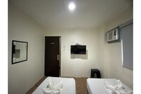 OYO 878 Dg Budget Hotel Naia