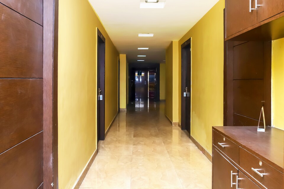 OYO 15262 Hotel Arya Regency, Ballygunge Kolkata, Kolkata