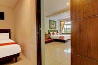 OYO 91300 Sunny Side Villa