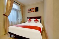 OYO 91300 Sunny Side Villa
