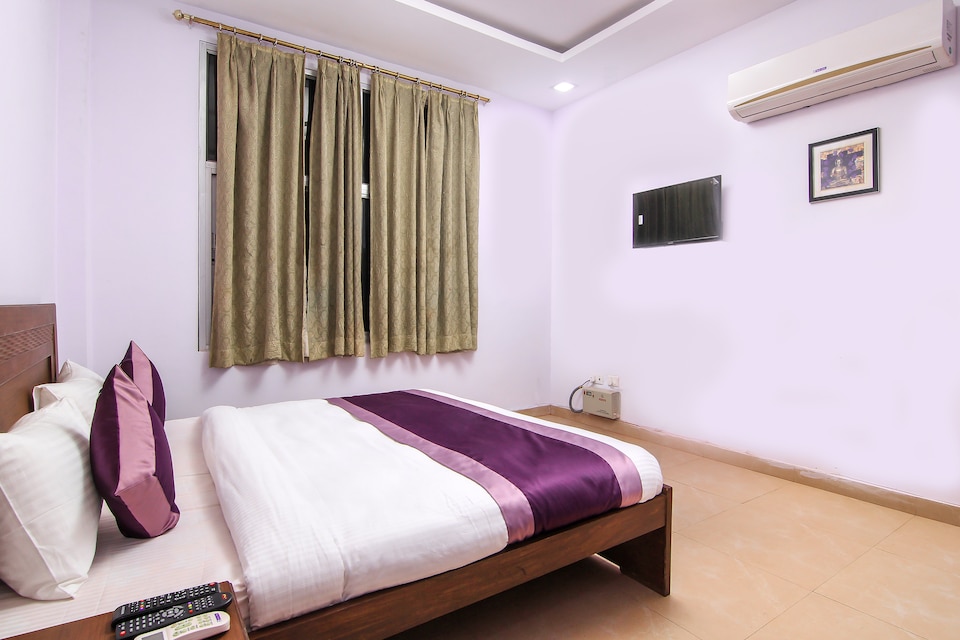 OYO 11449 Hotel Bibo Divine Bliss, Gomti Nagar Lucknow, Lucknow