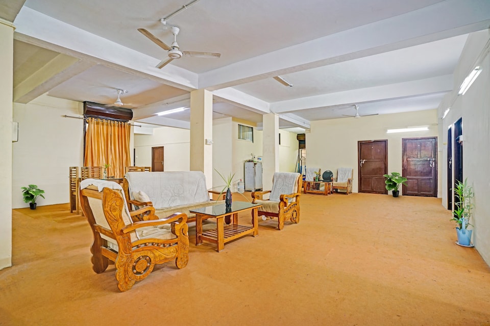 OYO Flagship 90248 Greenway Residency, Kaloor Kochi, Kochi