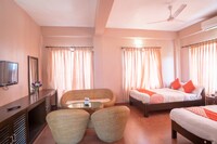 OYO 11455 August Lake Resort