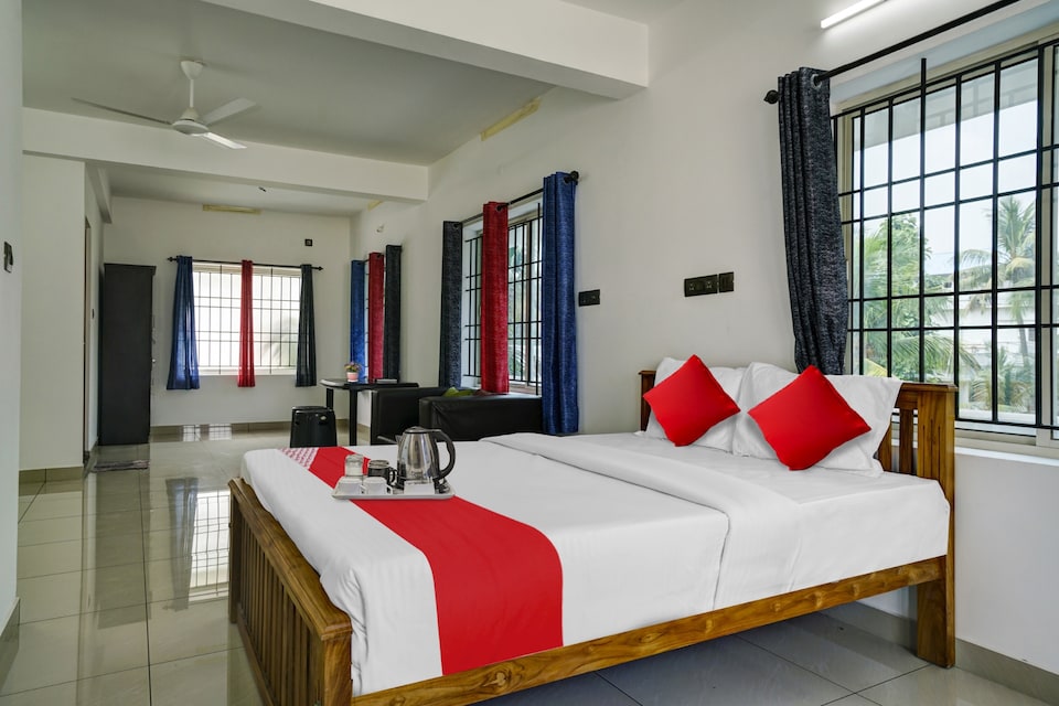 OYO Krishnakripa Lodge Ac & Non Ac, Tripunithura, Kochi