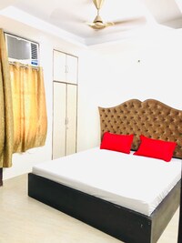 OYO Hotel Dream Desert Near Qutab Minar Metro Station