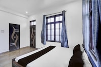 SPOT ON PRIYANSHU RESIDENCY & PARI INN GUEST HOUSE & STAY HOME