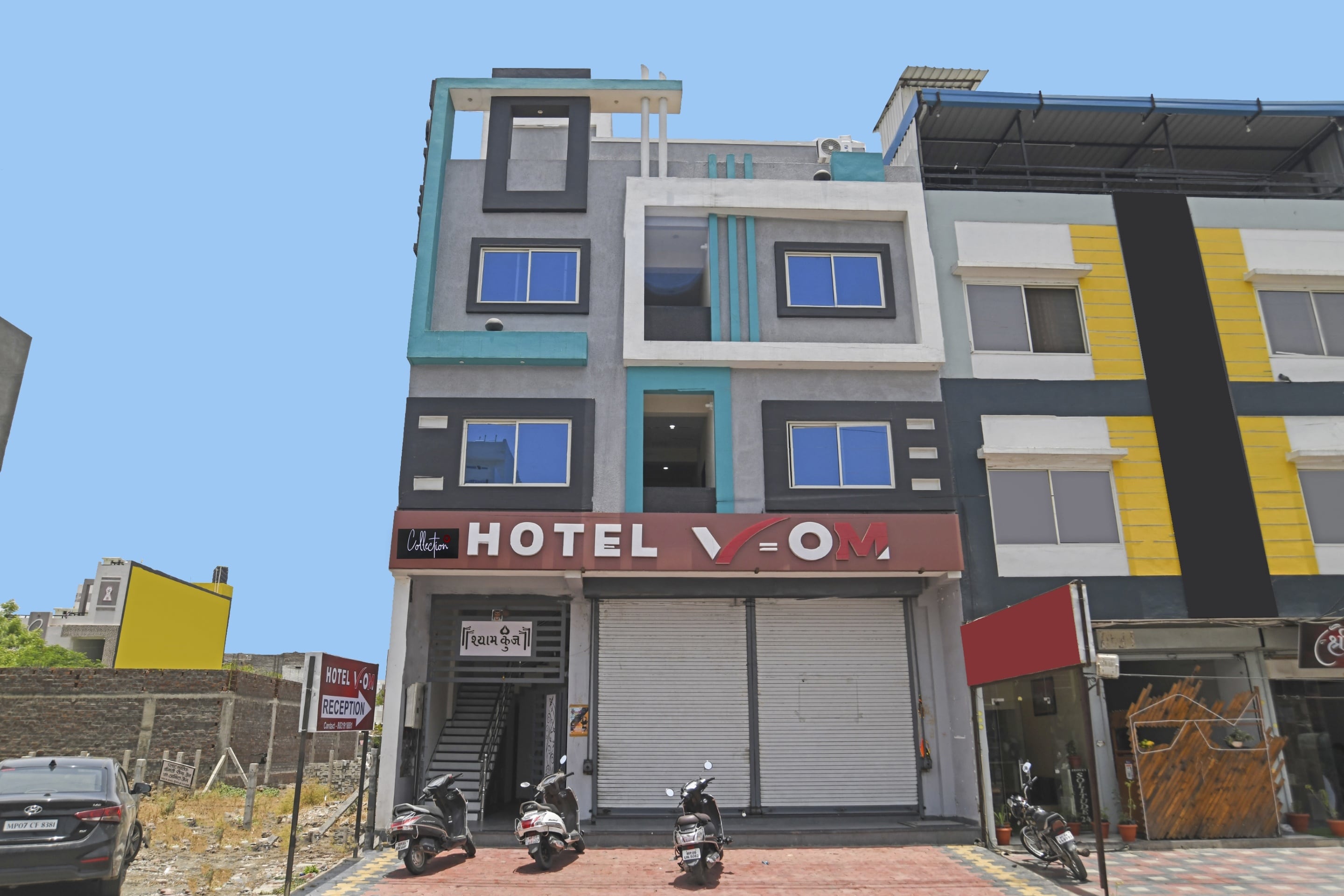 Flagship HOTEL DREAM PALACE, Flagship Indore, Book ₹676 OYO