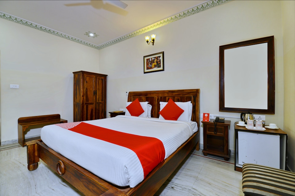 OYO 1484 Hotel Royal Pratap Niwas, Fateh Sagar, Udaipur