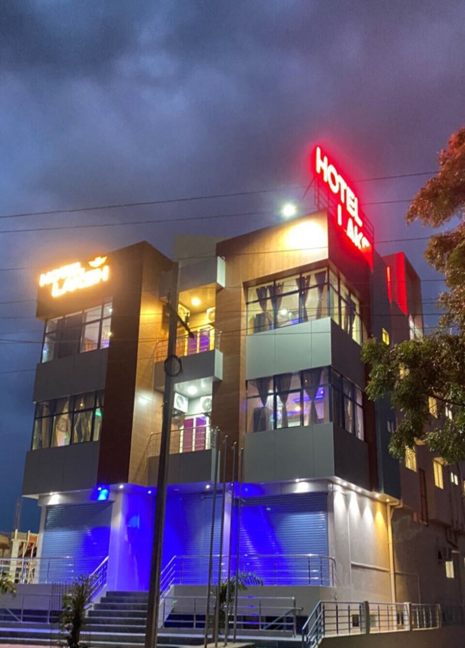 Capital O 90352 Laksh Lodge, Talikoti, Talikoti