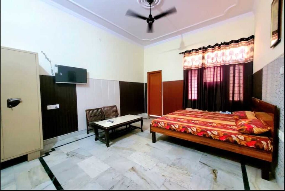 OYO Home Royal Villa, Amritsar Bus Stand, Amritsar