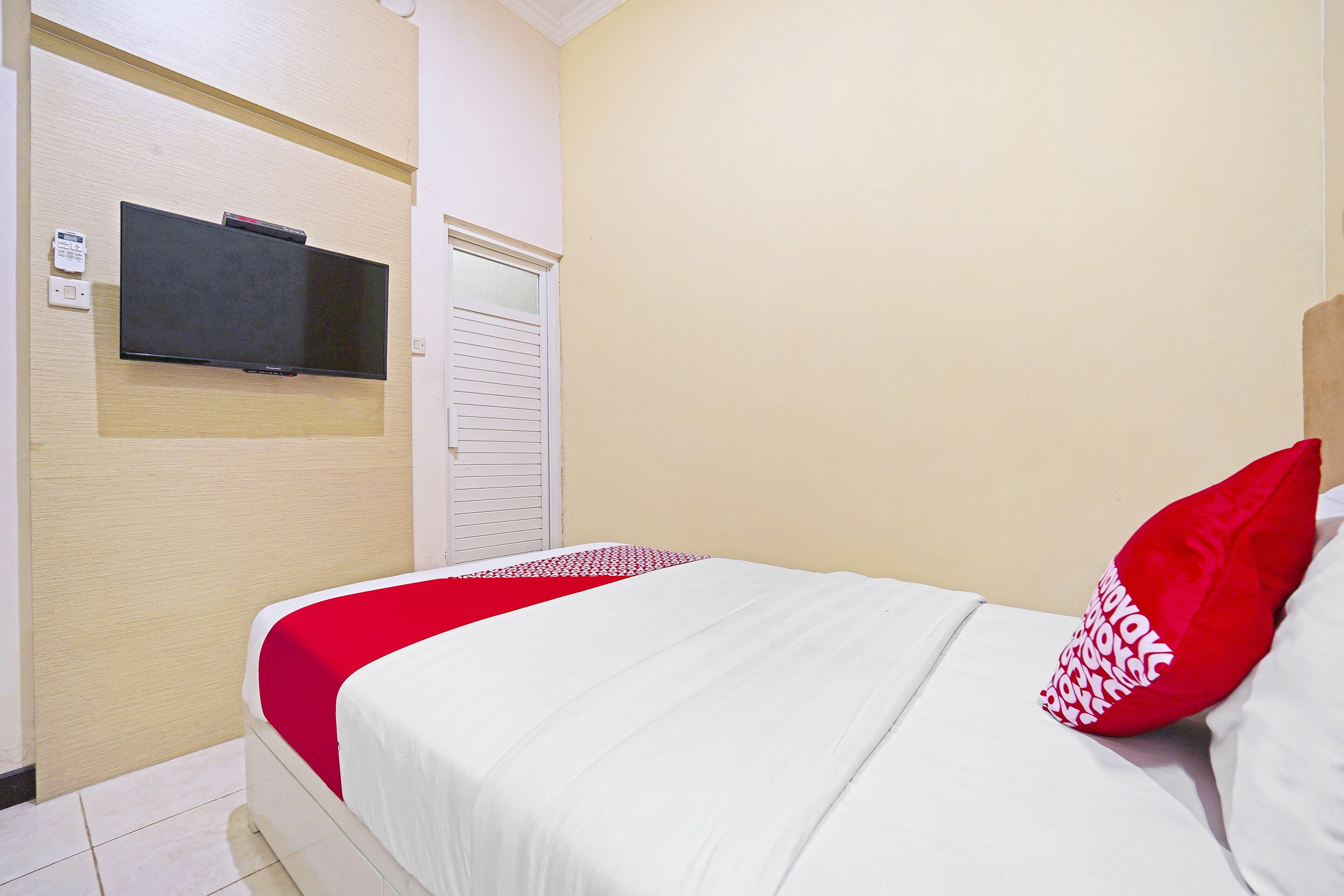 Xxx katta dumba Jojalar kokrak uchlari video