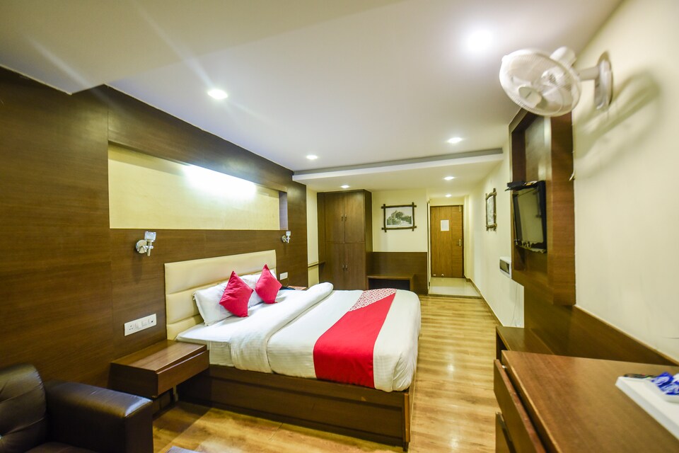 OYO 11470 Hotel Bridge View Premium, The Mall Road-Shimla, Shimla