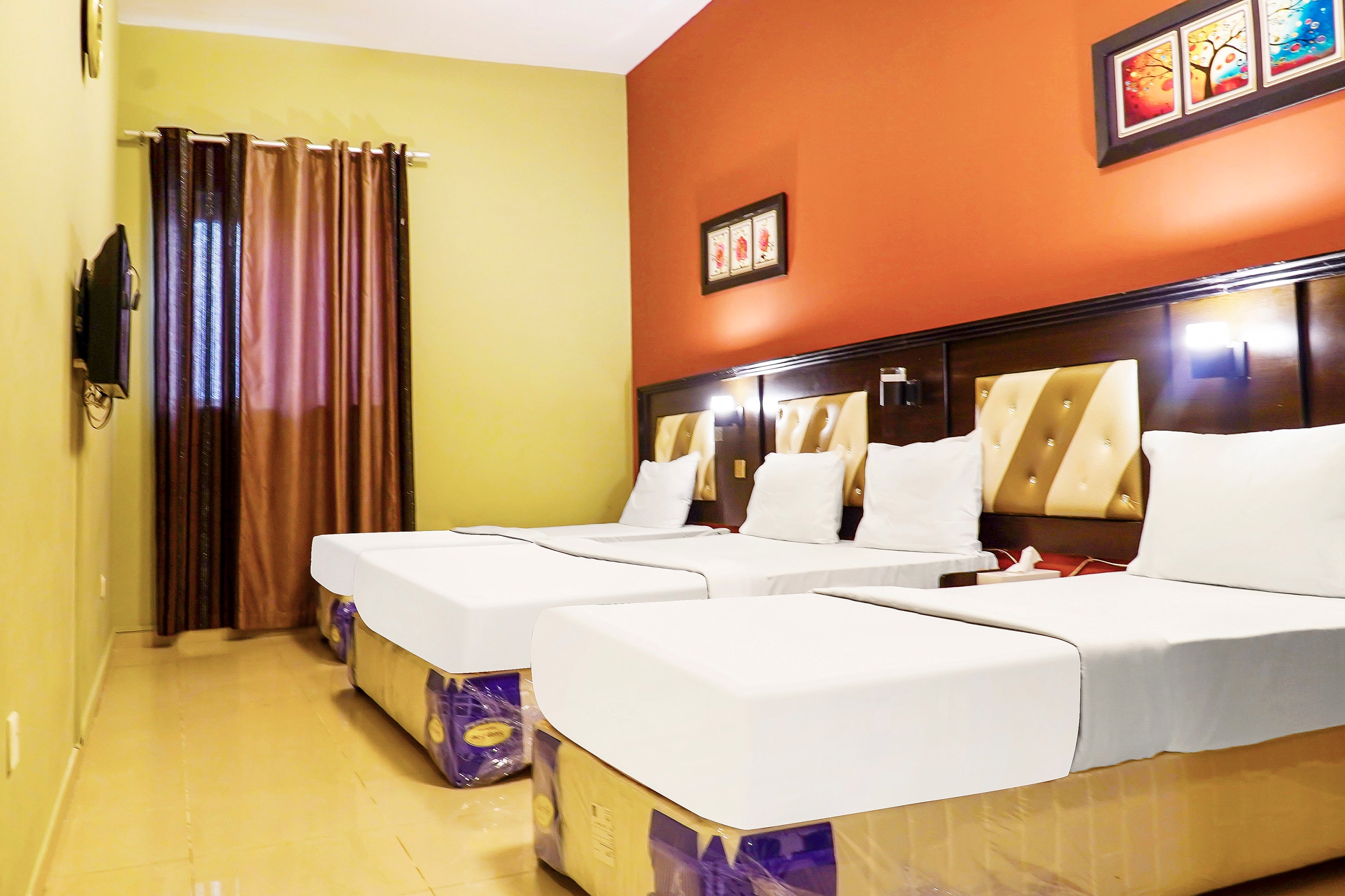 OYO 184 Central Paris Hotel, Deira