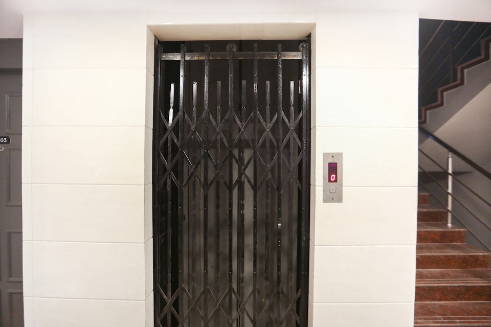 OYO Townhouse 152 Sarat Colony, VIP Road Kolkata, Kolkata