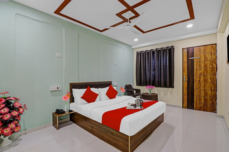 OYO Hotel Intercity, Textile Market Surat, Surat
