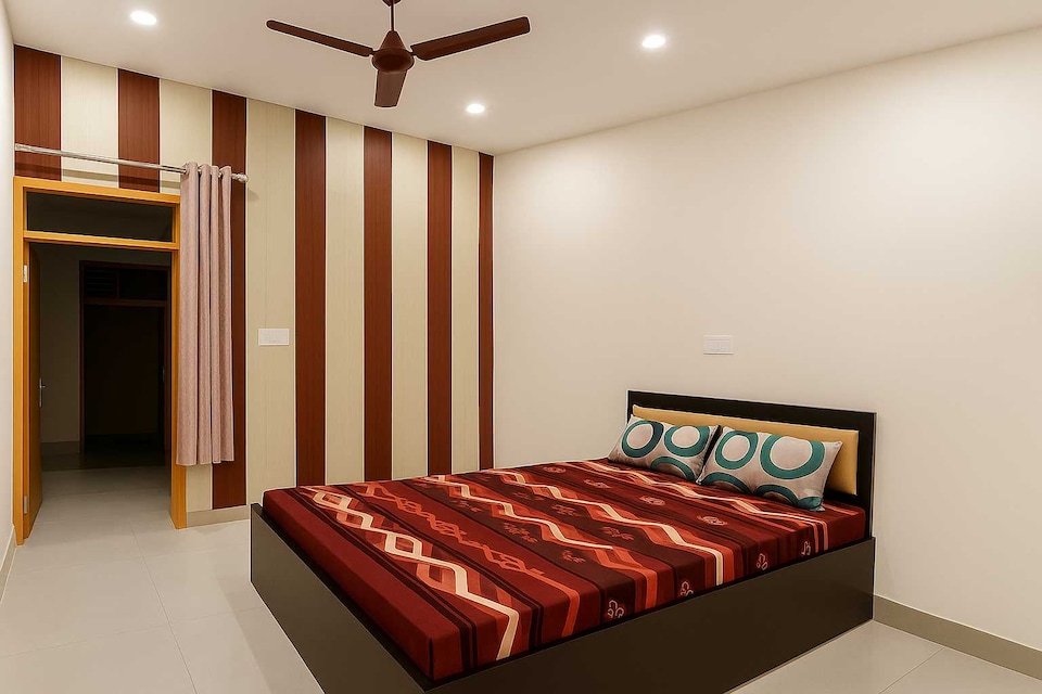 Hotel O Radhika Guest House, Mathura, Mathura