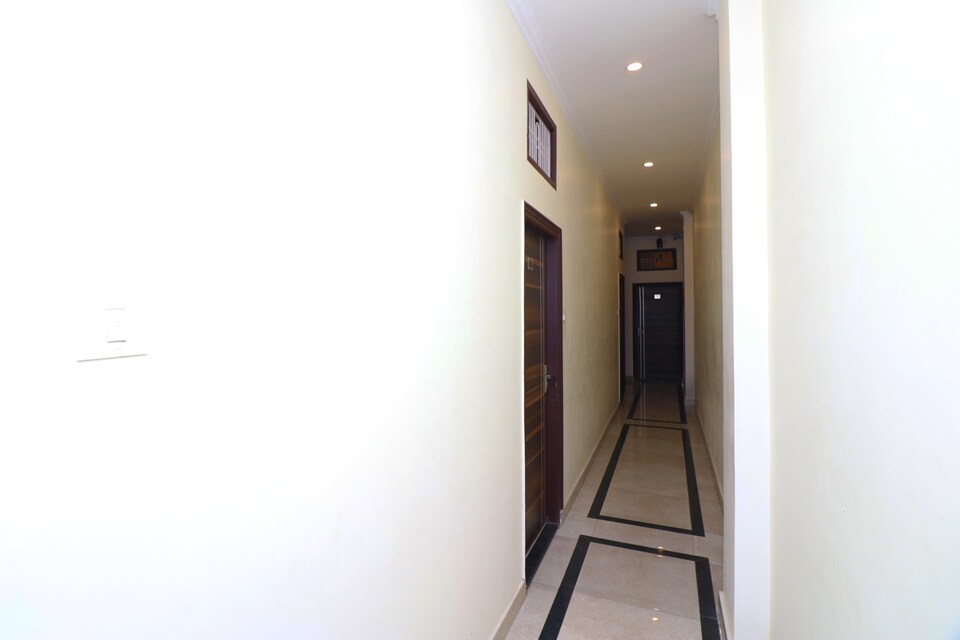 Capital O Hotel Blue Star, Cantt, Varanasi