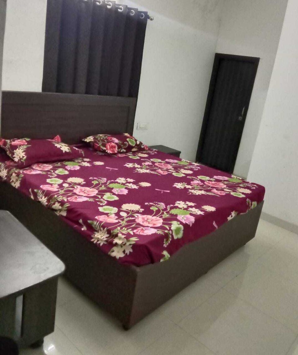 SPOT ON Hotel Deepak Palace, Amritsar Bus Stand, Amritsar