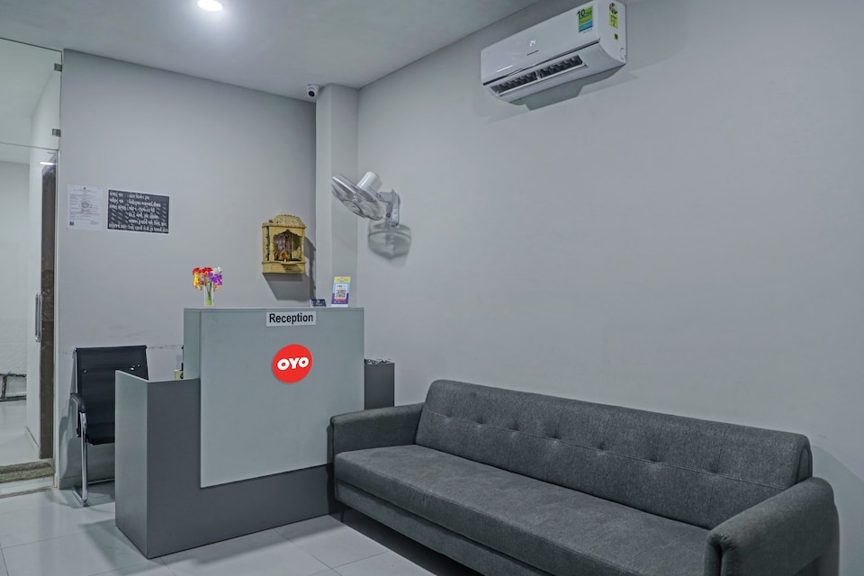 Hotel O Weekend Rooms, Airport Surat, Surat
