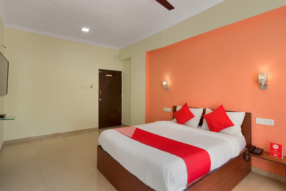 OYO 11485 Hotel Elite Inn, Lonavala Market, Lonavala