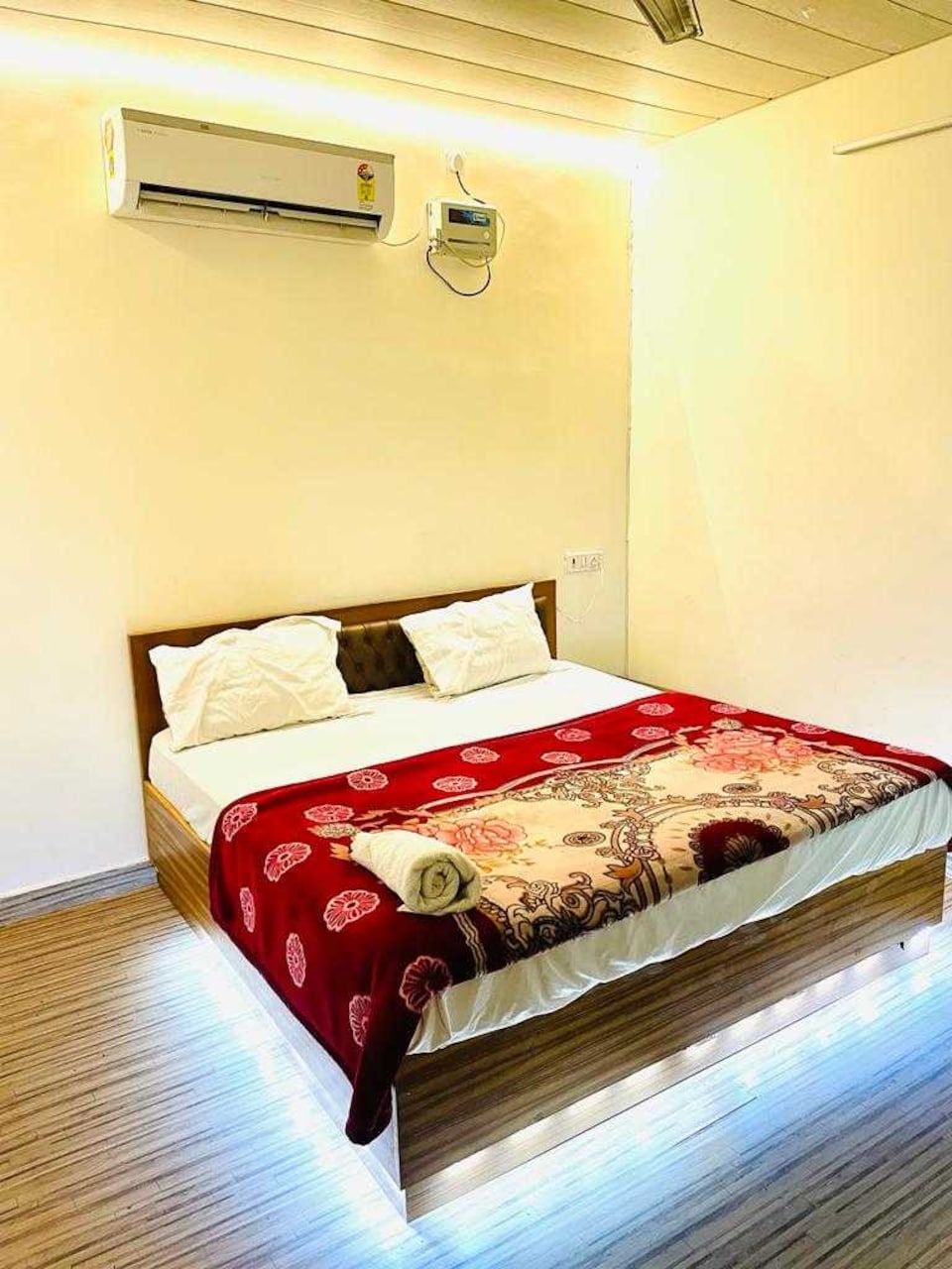 Live on DEL3635, Okhla Jasola Delhi, Delhi