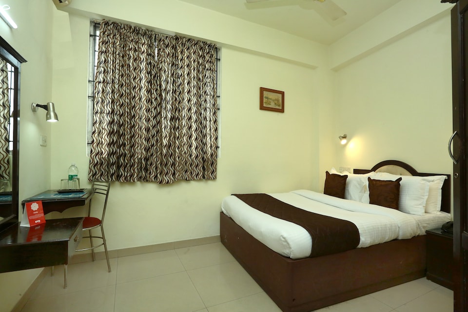 OYO 11492 Gateway Inn, Kakkanad Kochi, Kochi