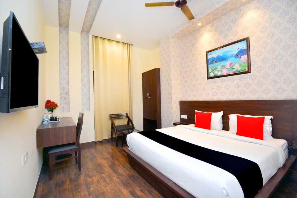Capital O 11507 Sallow Royal Suites, Amritsar Bus Stand, Amritsar