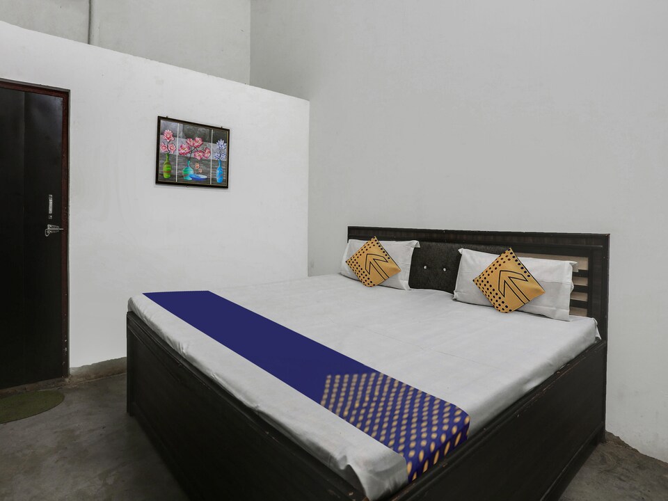 SPOT ON Hotel Sunlight & Restaurant, Bulandshahr, Bulandshahr