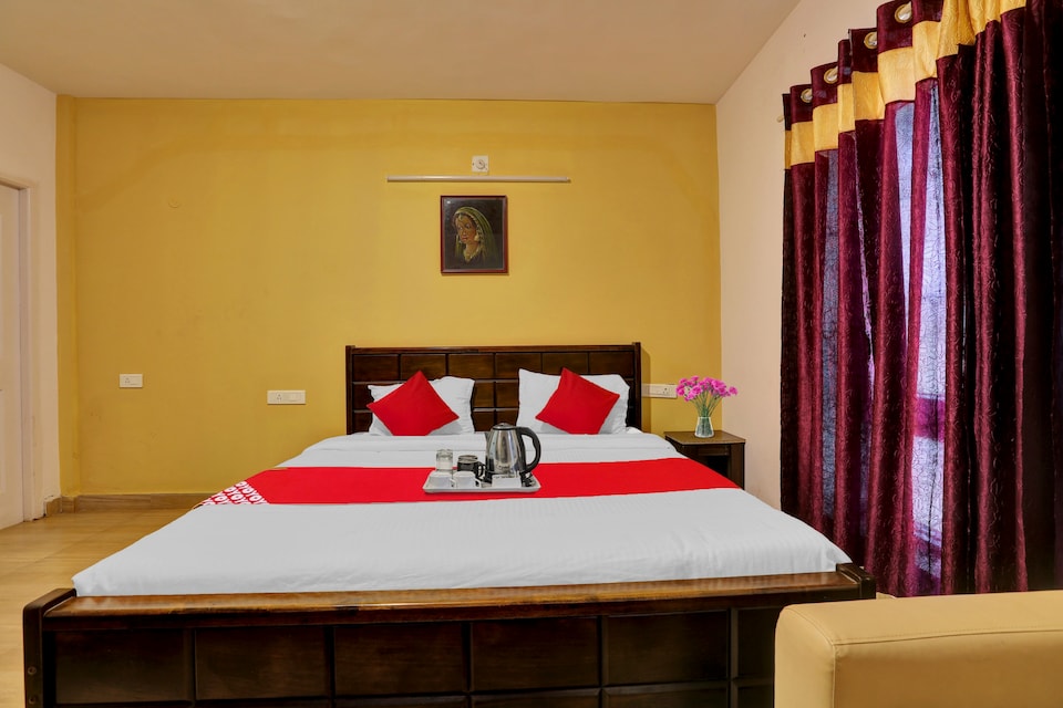 OYO Flagship 90645 Forest Gate, Charing Cross Ooty, Ooty