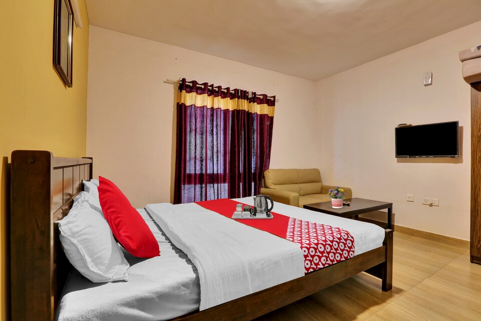 OYO Flagship 90645 Forest Gate, Charing Cross Ooty, Ooty