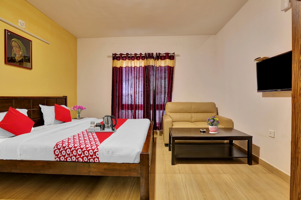 OYO Flagship 90645 Forest Gate, Charing Cross Ooty, Ooty