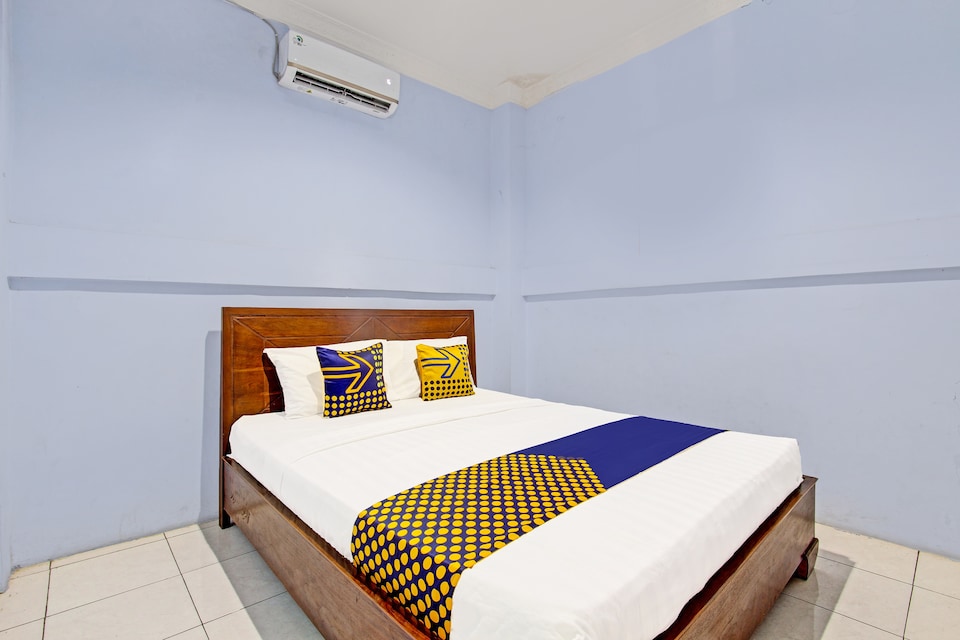 SPOT ON 91356 Hotel Mustika 2 SyariahNearAlun-Alun Blora, Blora, Blora
