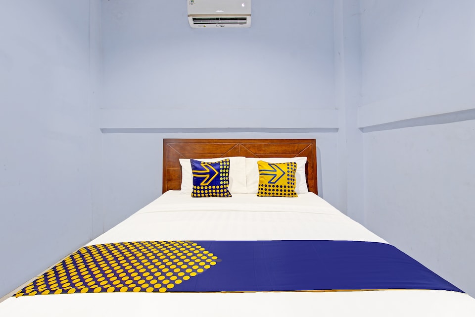 SPOT ON 91356 Hotel Mustika 2 SyariahNearAlun-Alun Blora, Blora, Blora