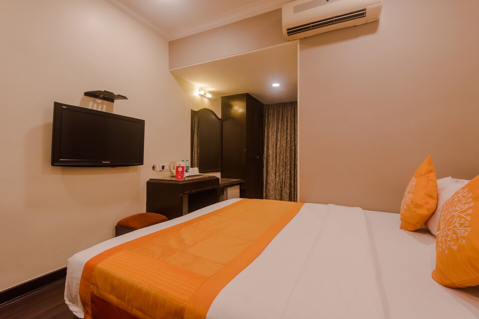 OYO 1490 Hotel Landmark Fort, Mumbai CST-Churchgate-Colaba, Mumbai