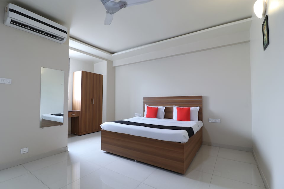 Capital O 11527 Gaurav Residency, Kharadi Pune, Pune
