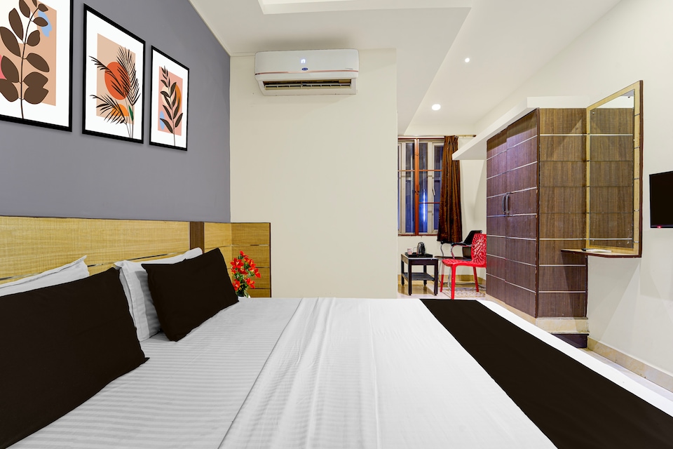 Collection O Thiruparankundram City Centre Formerly Sathyaa Grand Inn, Madurai Bypass, Madurai